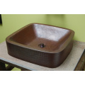 Escultura de cobre Tub