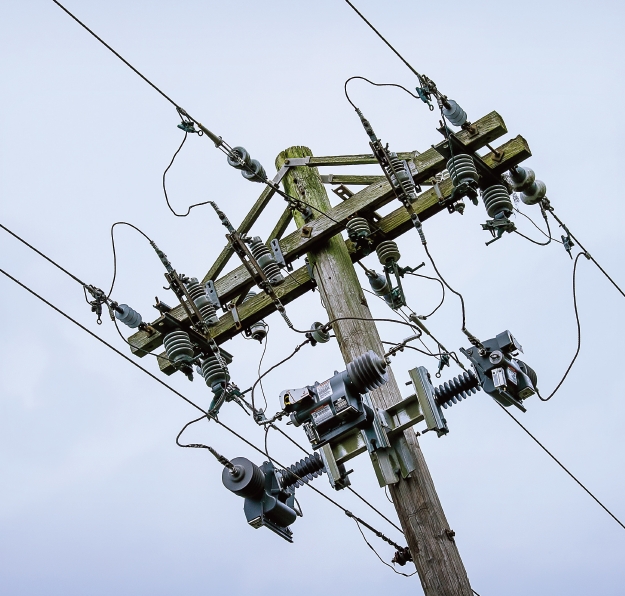 Általános használatú csatlakozók elosztóvezeték-építéshez General Use Connectors for Distribution Line Construction