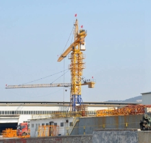 setting up a tower crane