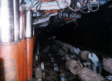 Hydraulic support for mine