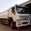 Merek sinotruk 8x4 TipperWater Spinkler Truck 20CBM