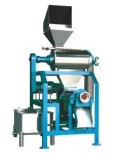 Supply stoning and juicing machine for waxberry