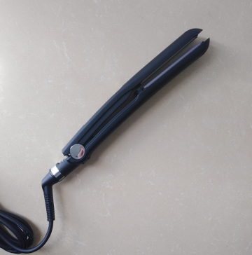 New Tech 110-240V Hair Straightener At Home