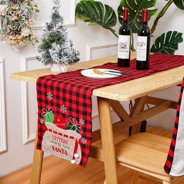 Christmas Embroidery Table Runner: Adding Luxury to Your Dining Table Décor