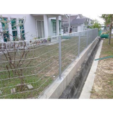 Roll Top Mesh Fence Panels