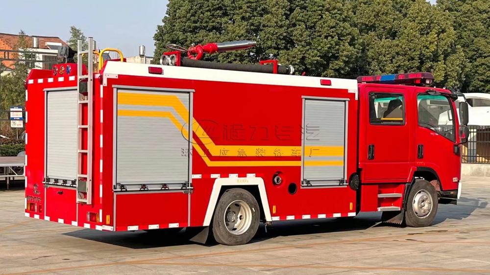 Isuzu 700p Firefighting Truck 4 Jpg