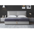 미터가 있는 현대적인 심플한 디자인의 더블 침대