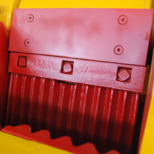 High Manganese Steel Crusher Plates - Customized Wear Parts for Jaw Crushers