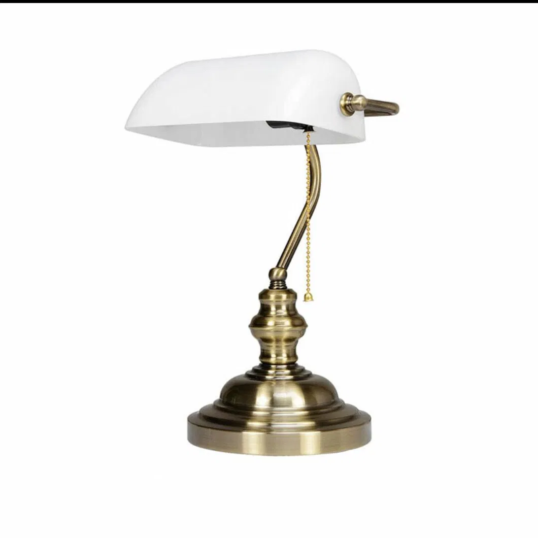 Classic Vintage American Bronze Table Lamp for Elegant Bedrooms
