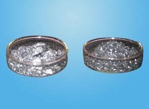 Greyish / Bluish Black Pharmaceutical Iodine Crystal Flaks