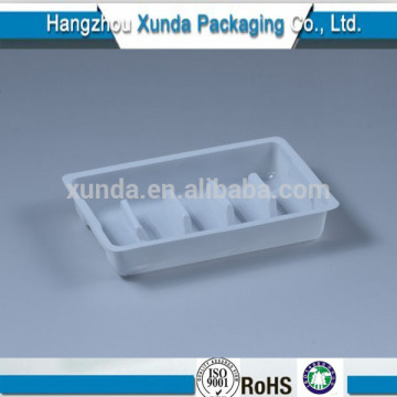 Plastic pharmaceutical packaging tray for vials