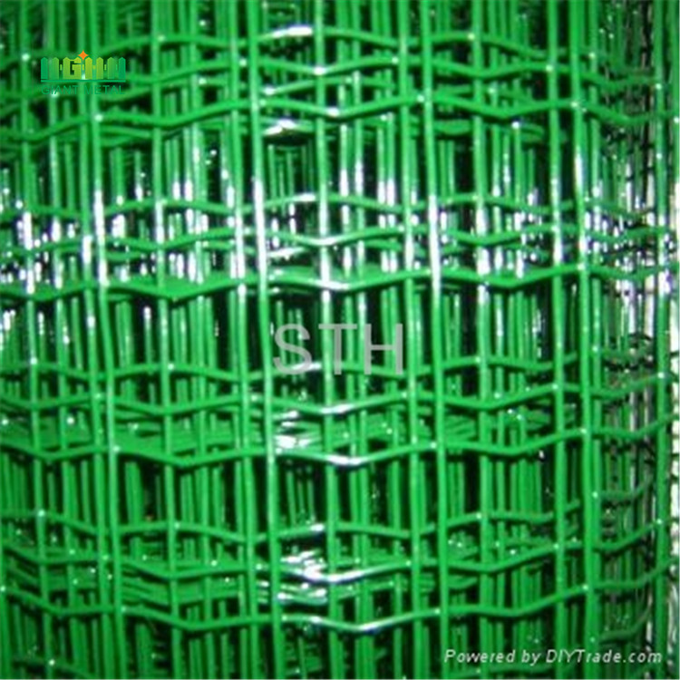 Factory welded mesh fences