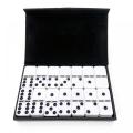 Passen Sie das weiße Domino-Spielset mit Lederbox an