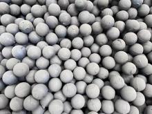 Medium chrome steel ball