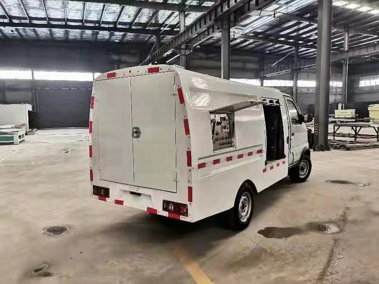 Changan 4x2 Runway Street Clean Truck