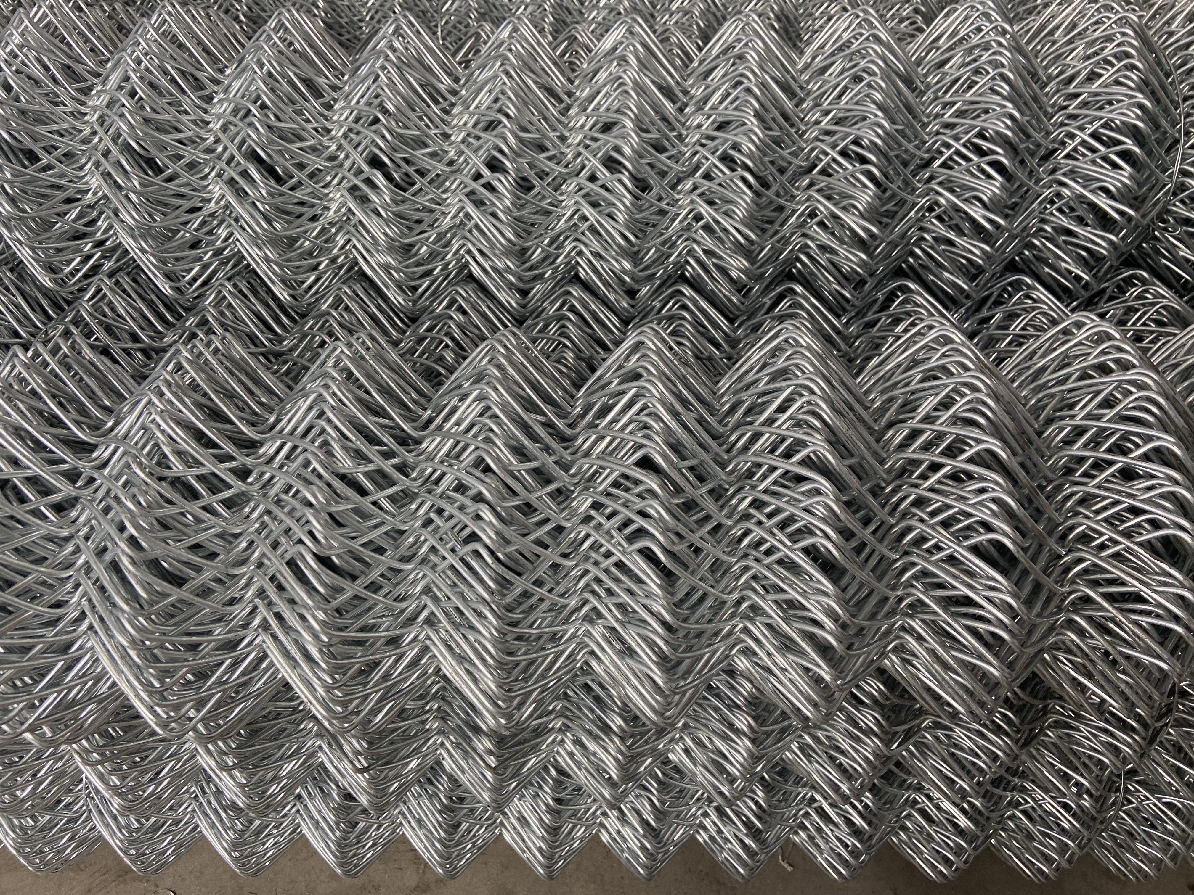 Mala de alambre de ciclón de valla de diamante galvanizado