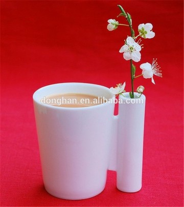 white mug design with small column handle