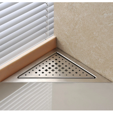 Drain de plancher triangulaire en acier inoxydable