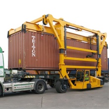 Rubber Tyre Container Lifting Straddle Carrier Price