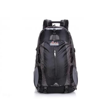 Layering multi-fungsional mendaki ransel