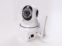 Indoor Pan/tilt 720P P2P Wireless IP Camera With Memory Card