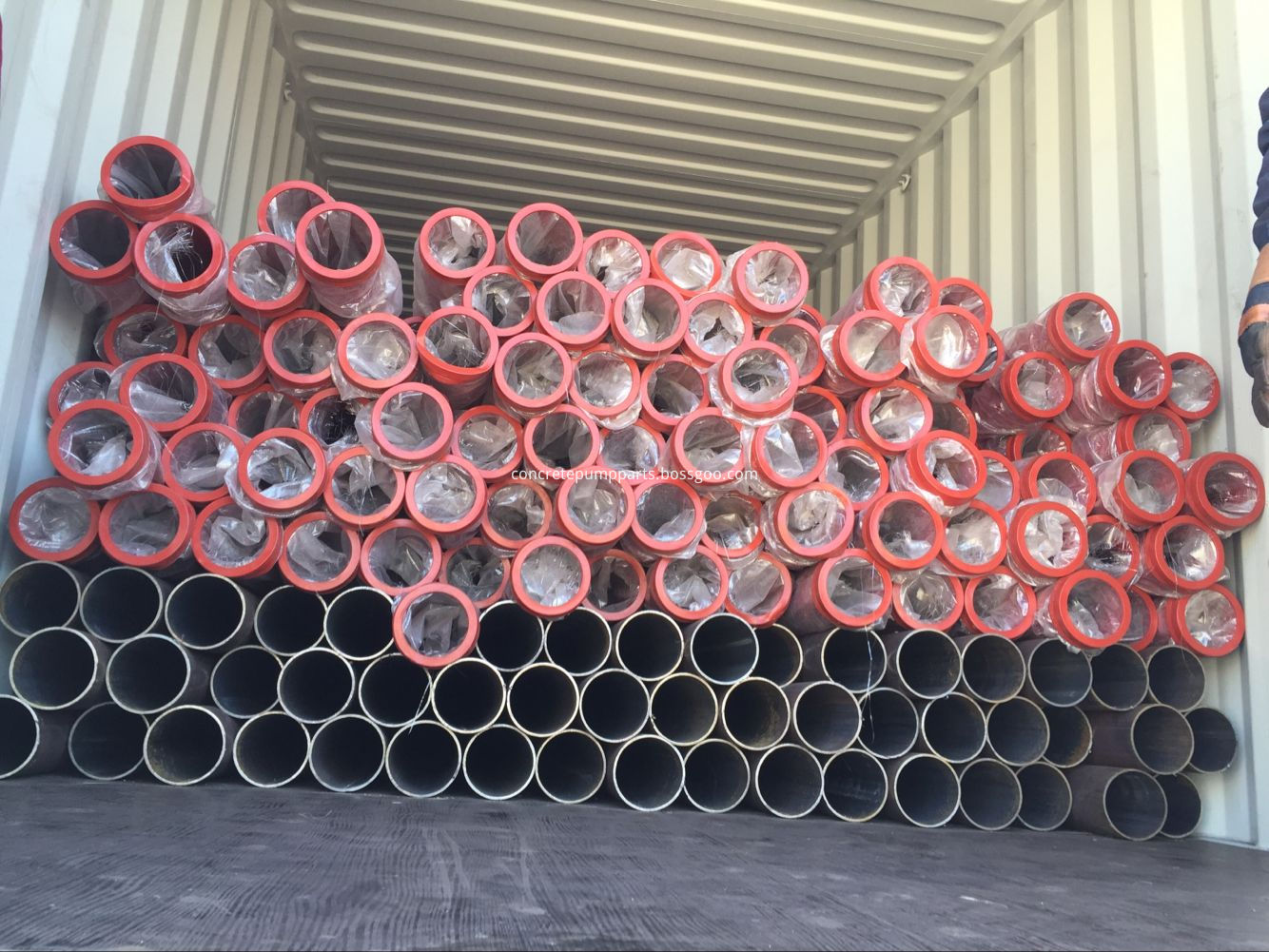 concrete pump pipe container loading