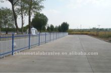 Portable crowd control barrier/crowd control barrier