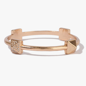Elegant gold bangle with CZ diamond decorating1