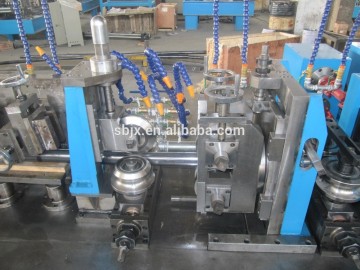 Welding pipe roll forming machine