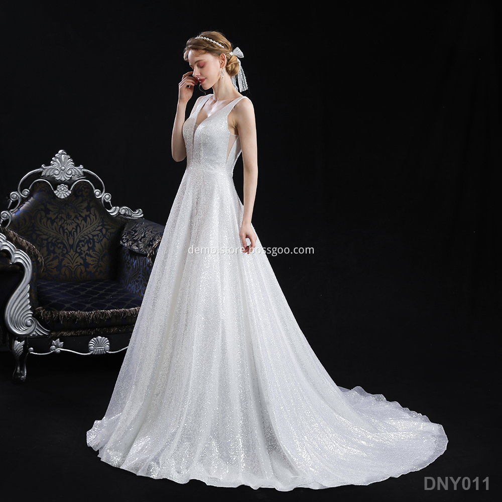Long Train White Sleeveless Wedding Dress