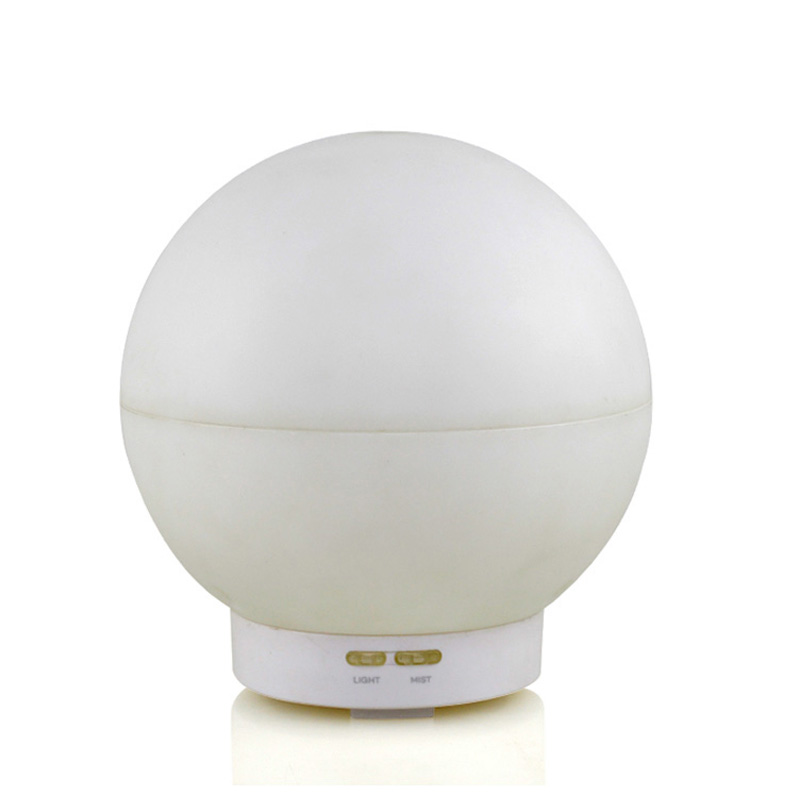 Huile d'aromathérapie d'humidificateur à brume fraîche avec lumière chaude