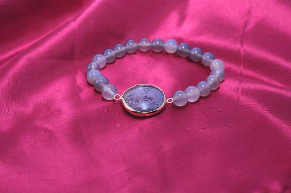 Bracelet en agate grise avec pendentif en agate