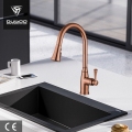 Elegante grifo para lavabo de cocina de arco alto con spray