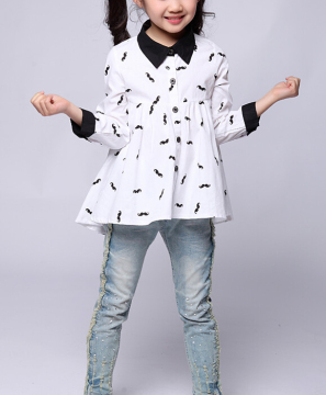 Girls' lone sleeve mustache print shirt
