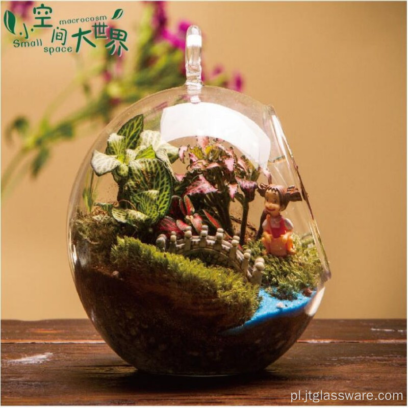 Ręcznie wykonane szklane terrarium