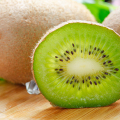 Buah kiwi segar hayward untuk dijual