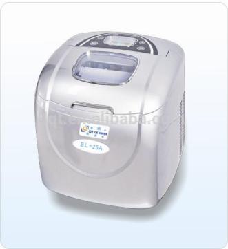 Portable ice making machine