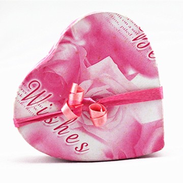 heart shape paper packaging box, best love for your families friends