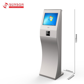 Touchscreen-Informationskiosk mit NFC-Kartenleser