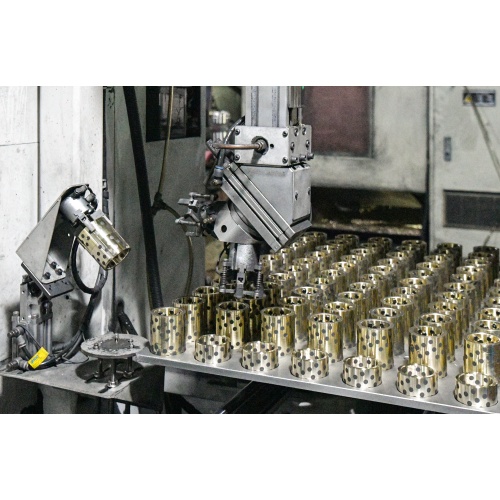 Rodamientos de latón de hombro auto lubricantes de la lubricación resistente al desgaste C86300, bujes de bronce