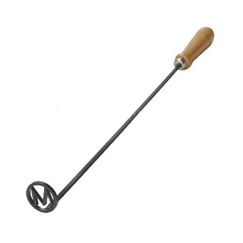 Ferro de marca para churrasco em forma de M com cabo de madeira
