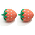 Perline in resina dal design grazioso con perline a forma di fragola con foro grande per accessori per capelli che creano ciondoli