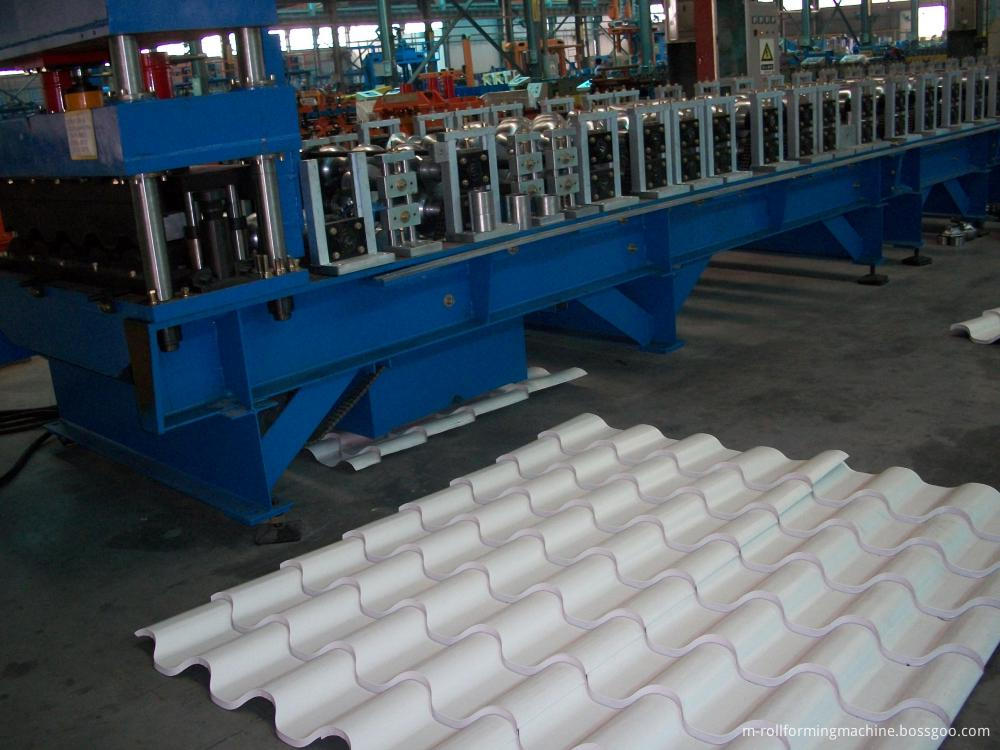 Roof tile roll forming machine