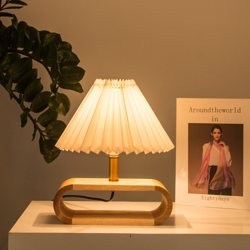 LEDER Kayu Peuting Table Lamp