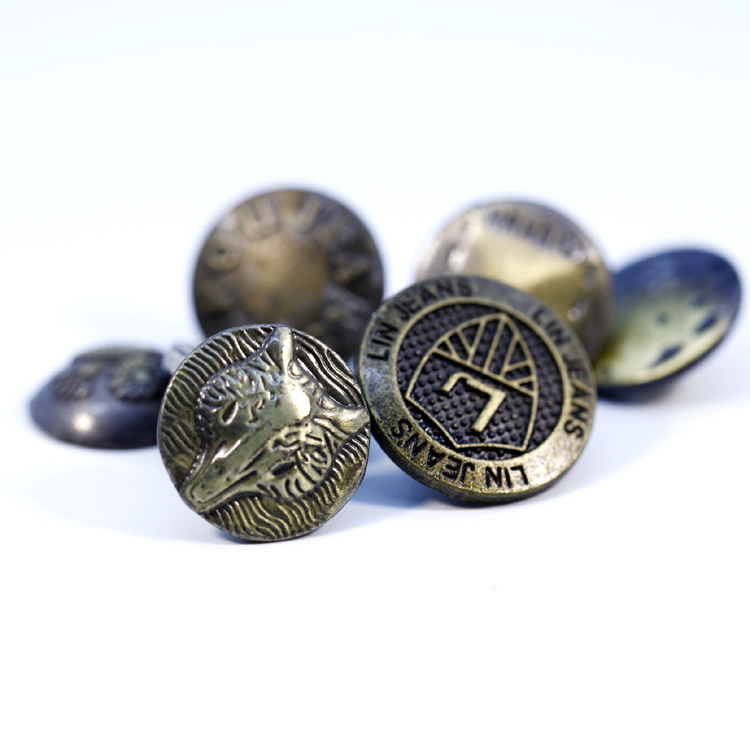 Wholesale Antique Brass Color Alloy Custom Made Embossed Name Logo Metal Button for Jeans Clothing