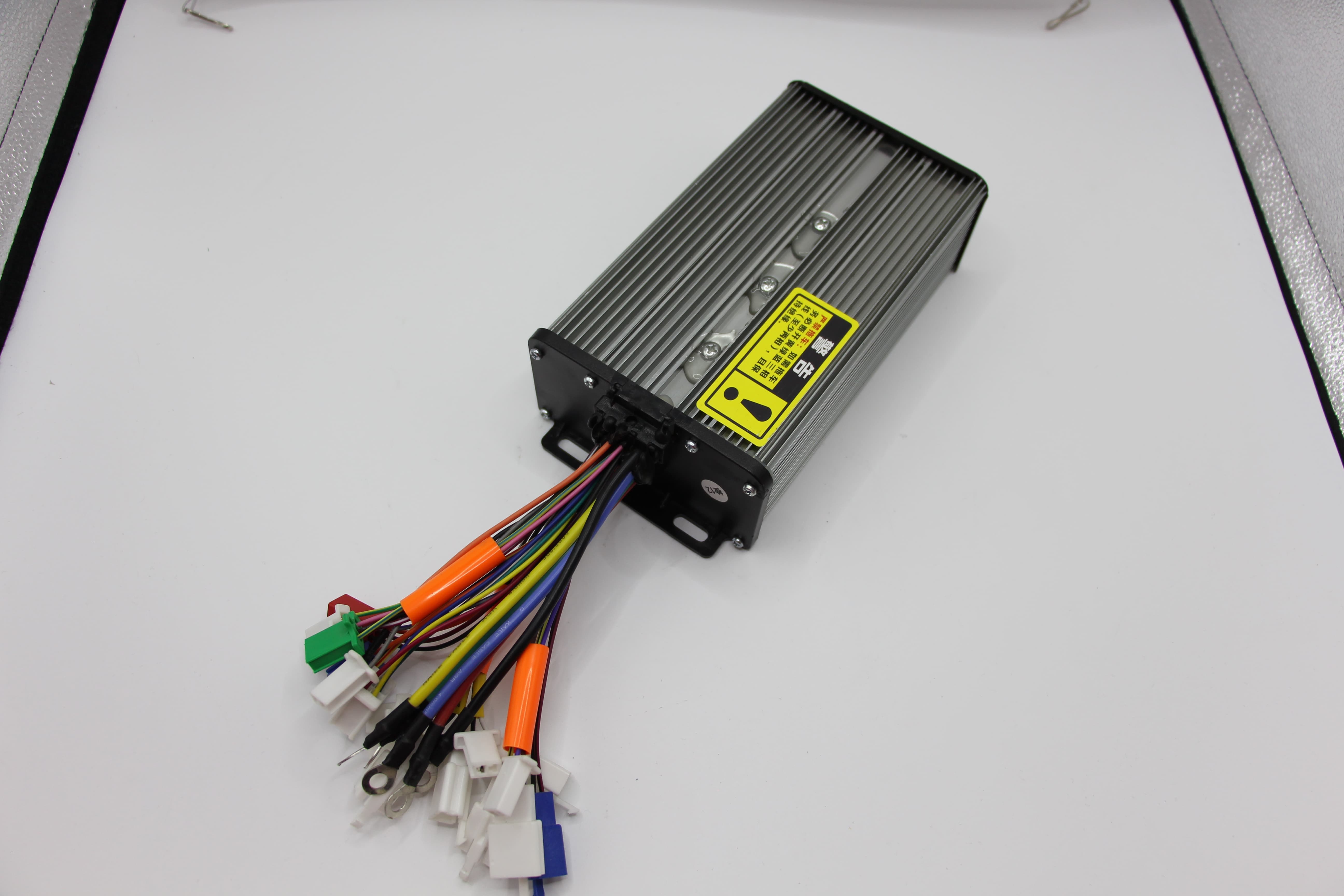 Controlador sin escobillas de 18 tubos para triciclo de carga 18 Tube Brushless Controller For Cargo Tricycle