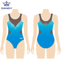 Gadis gimnastik seksi leotard