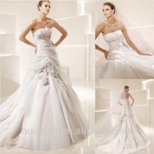 scoop neck long train elegant wedding dress is the silk