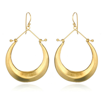 Twinkling tear-shaped gold drop earring for women designing