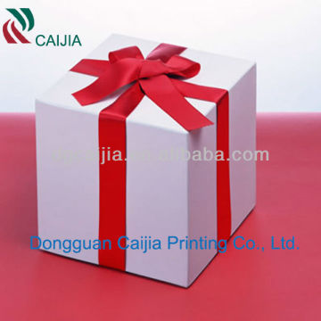 white art paper clothes packing box